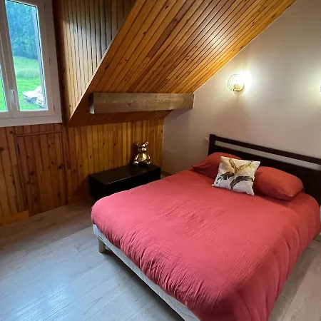 4 Chambres, Séjour, Cuisine * Castillon-de-Larboust