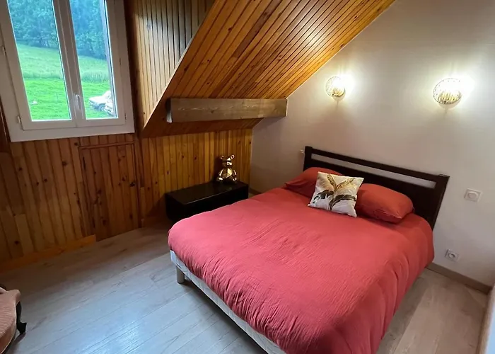 4 Chambres, Sejour, Cuisine * Кастийон-де-Ларбуст