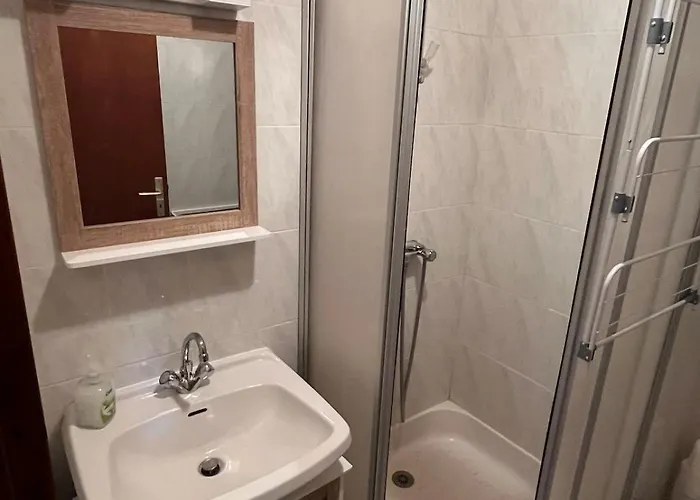 4 Chambres, Sejour, Cuisine Кастийон-де-Ларбуст